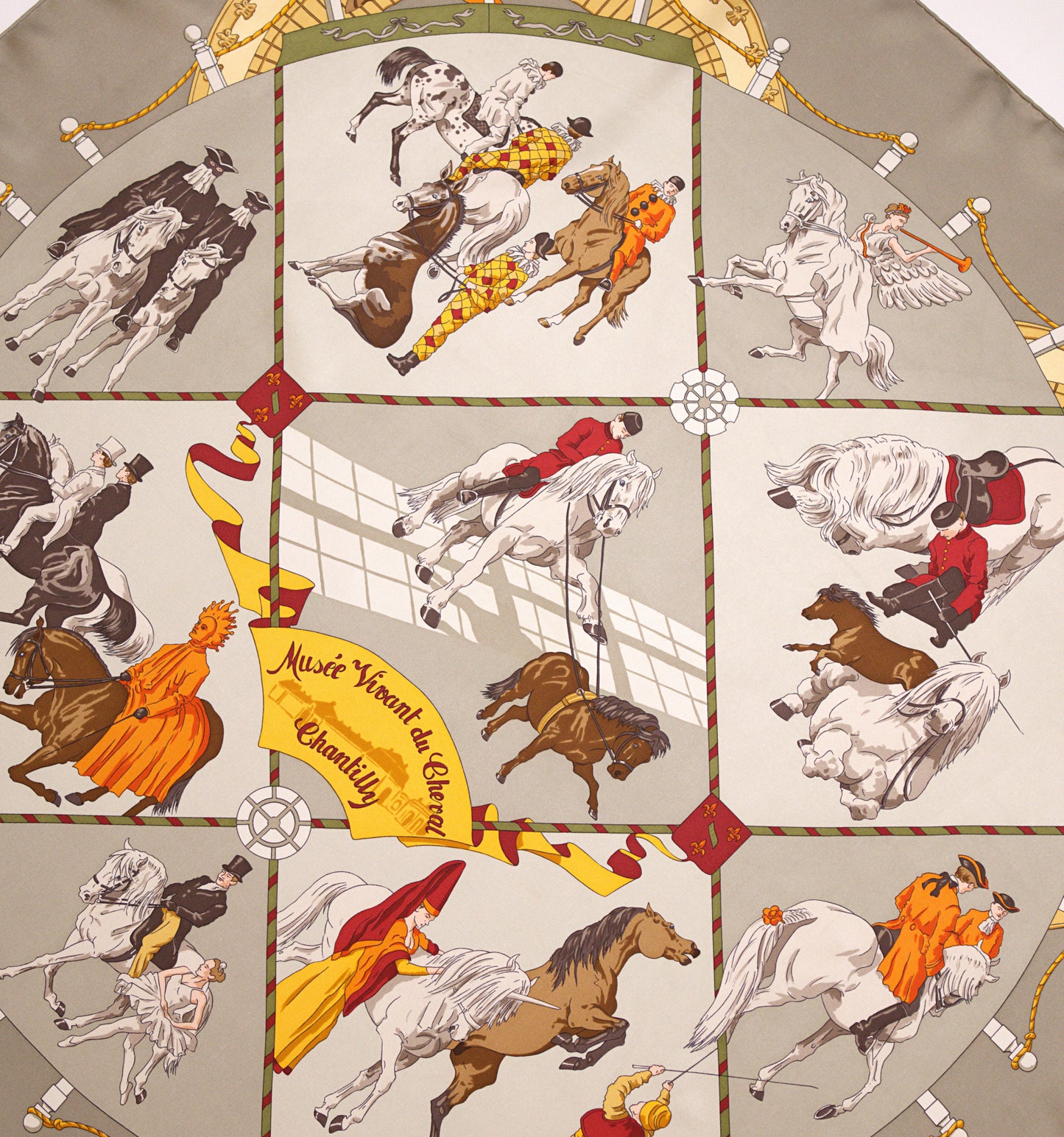 Hermès MUSÉE VIVANT DU CHEVAL CHANTILLY 90