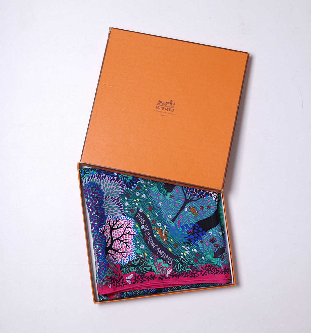 Hermès DANS UN JARDIN ANGLAIS 90
