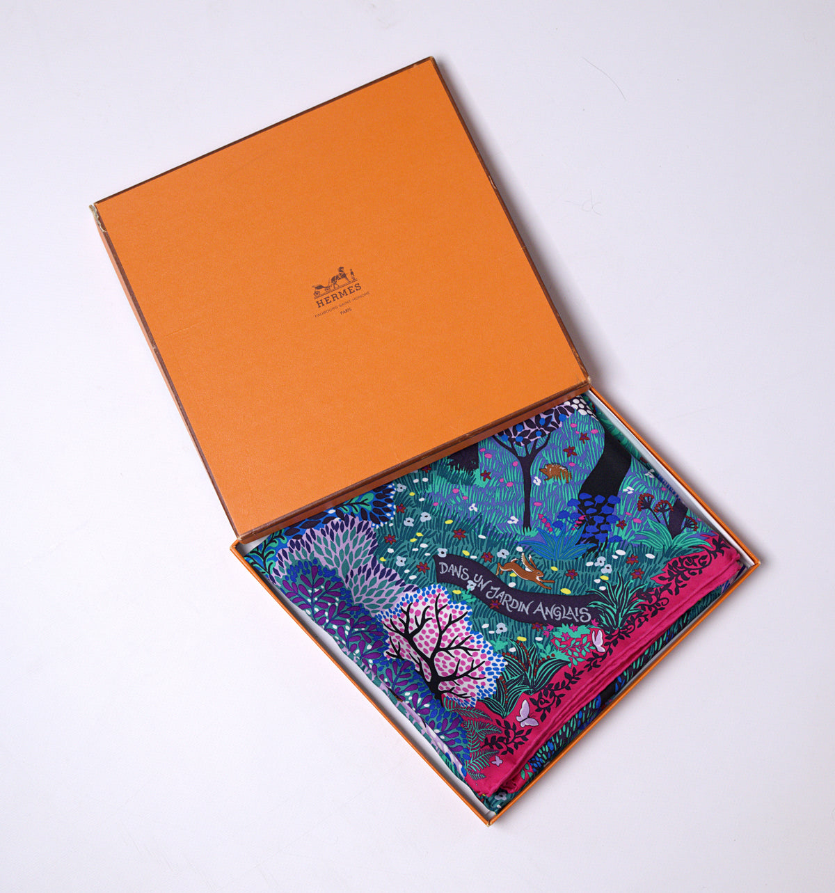 Hermès DANS UN JARDIN ANGLAIS 90