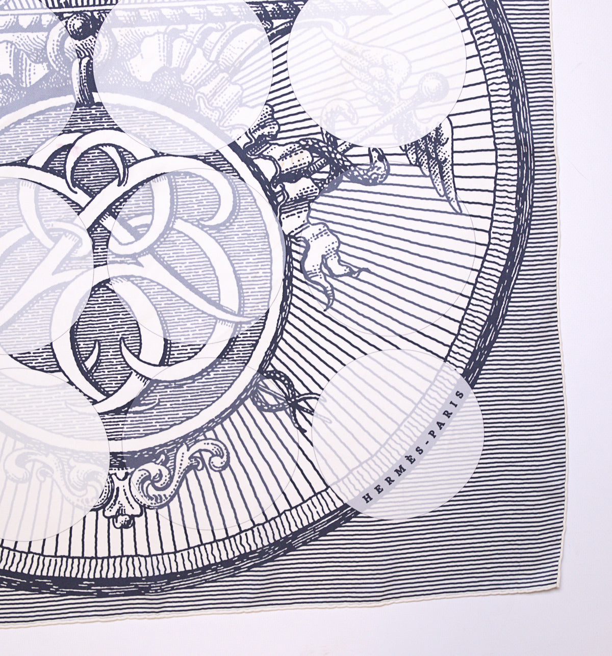 Hermès SUITE ET POURSUITE 70