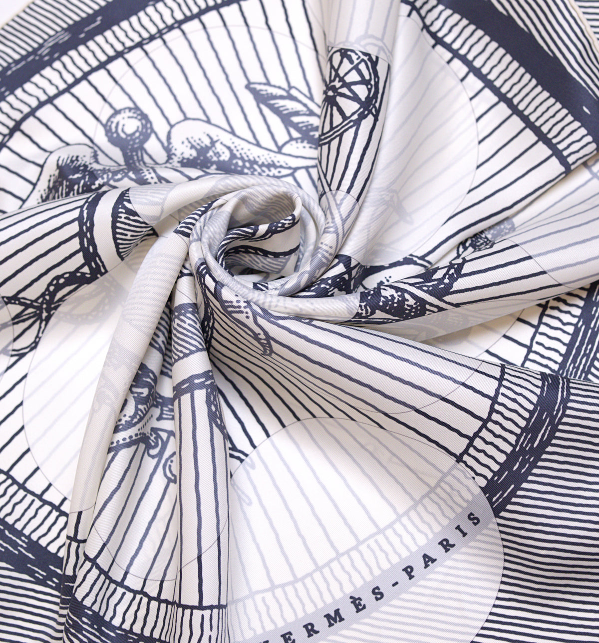 Hermès SUITE ET POURSUITE 70