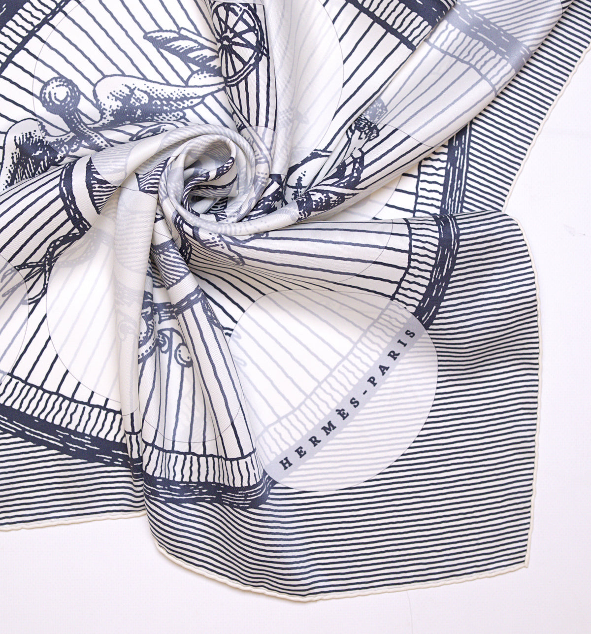 Hermès SUITE ET POURSUITE 70